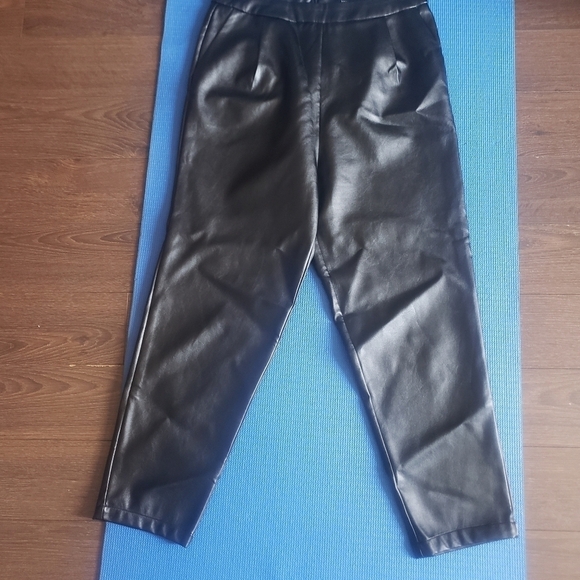 Minkpink Audrey Pleated Pants - Picture 4 of 12